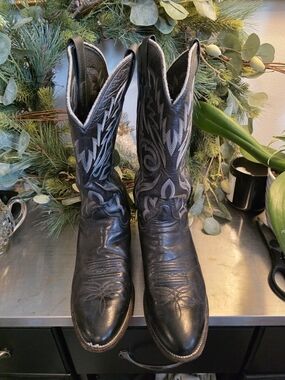 Justin Boots Black Leather Western Cowboy Boots with Silver Stitching
